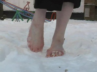 cold reddened feet